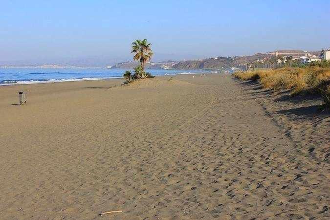 A 100M De Playa Piscina Y Todos Los Servicios Apartment Torrox Bagian luar foto